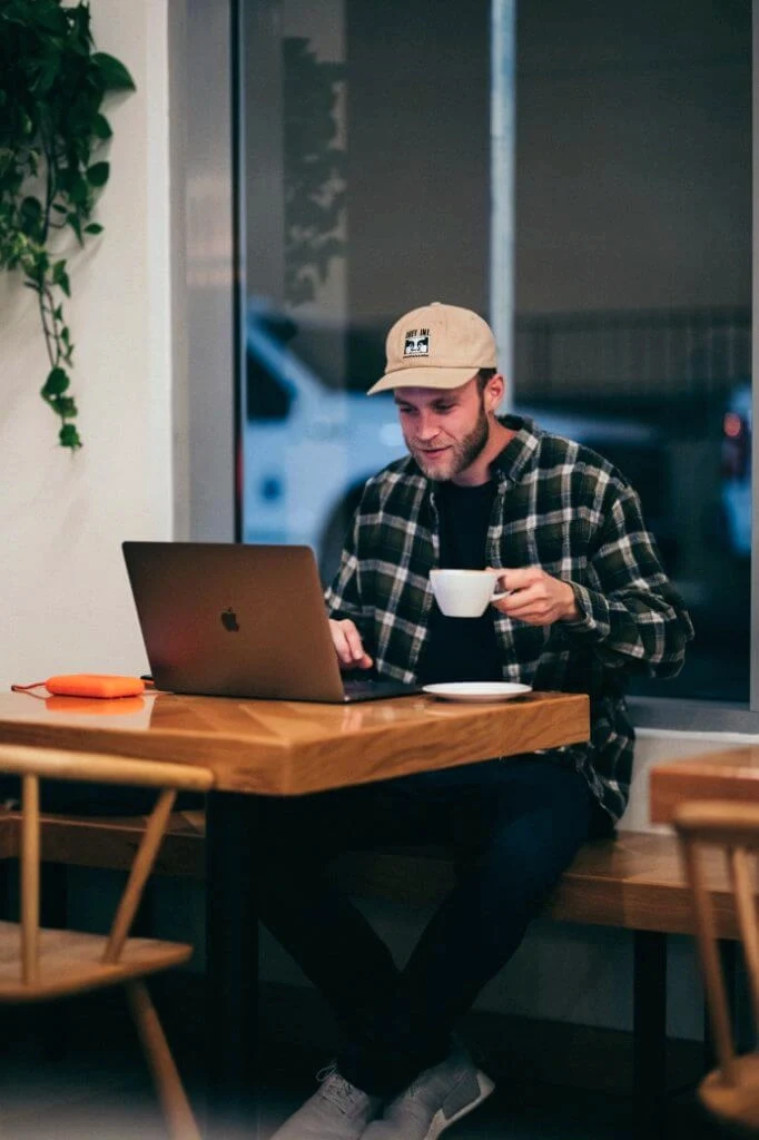 Zmolvebru BTC Finanzplattform
